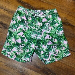 Trunks Surf & Swim Co Men’s Medium Green & Pink Leaf Tropical Swim Shorts